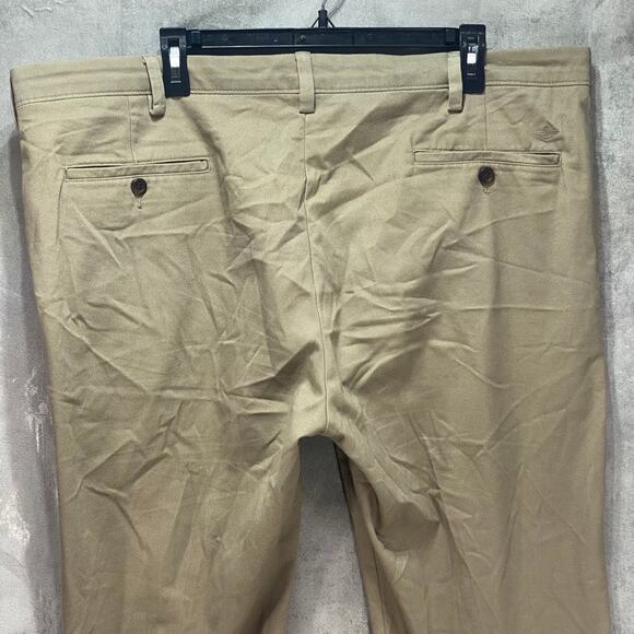 DOCKERS Brown Classic Fit Easy Stretch Khaki Pants SZ 42X30 - Picture 3 of 8